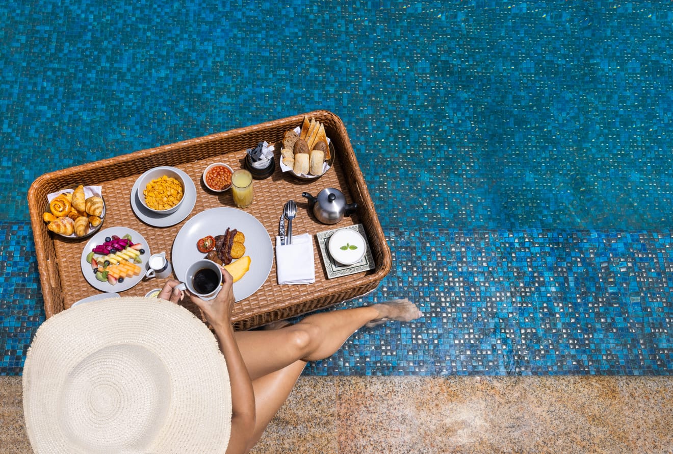 Jumeirah Muscat Bay Floating Breakfast